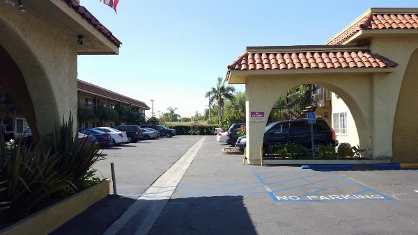 Anaheim Astoria Inn & Suites image 1